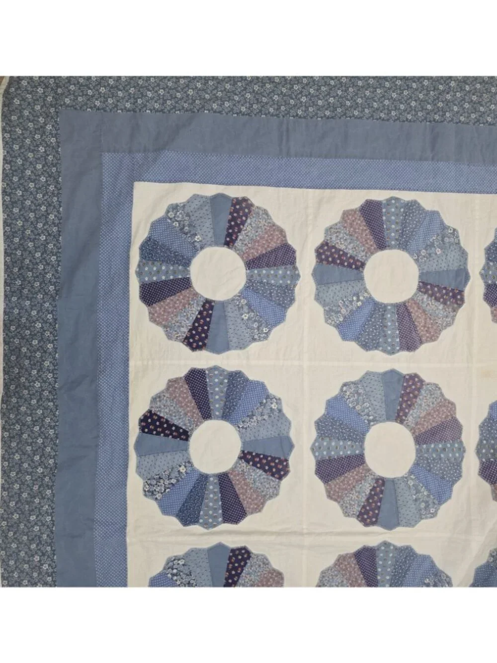 Vintage Handmade Blue Floral Dresden Plate Quilt 79 x 93